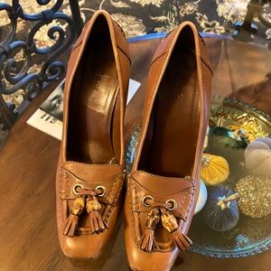 Ladies Gucci pumps
